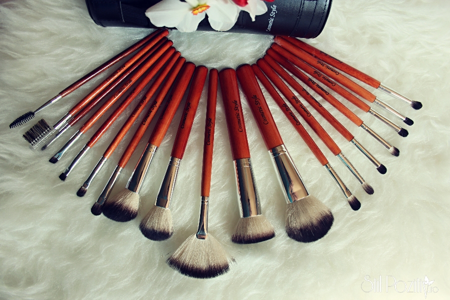 trusa-pensule-machiaj-cosmetic-style6.jpg